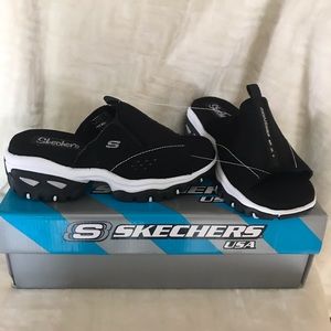 Skechers sandals brand new size 6